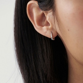 Fine 14kt White Gold Claw Huggies