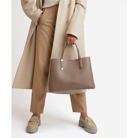 Dorrie Logo-Hardware Tote Bag