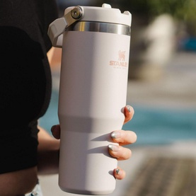 The Rose Quartz Classic IceFlow&trade; Flip Straw Tumbler 0.89L