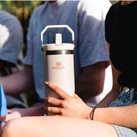 The Rose Quartz Classic IceFlow&trade; Flip Straw Tumbler 0.89L