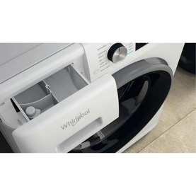 Whirlpool Black Line Freshcare 10Kg 1400 Spin washing machine in white, close-up of open detergent drawer and door seal