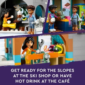 Friends Holiday Ski Slope and Caf&eacute;