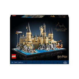 Harry Potter&trade; Hogwarts&trade; Castle and Grounds
