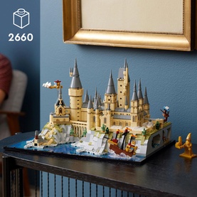 Harry Potter&trade; Hogwarts&trade; Castle and Grounds