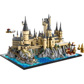 Harry Potter&trade; Hogwarts&trade; Castle and Grounds
