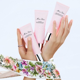 Miss Dior Rose Shower Oil-in-Foam