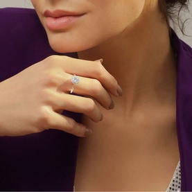 Clear Stone Revolving Ring