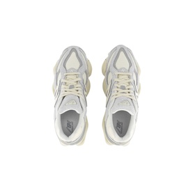 9060 Trainers