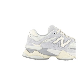9060 Trainers