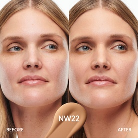 Studio Radiance Serum-Powered&trade; Foundation