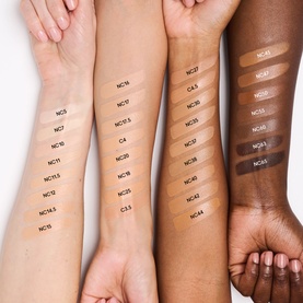 Studio Radiance Serum-Powered&trade; Foundation