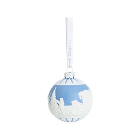 Christmas Dressing the Tree Bauble