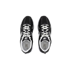 MR530 Trainers