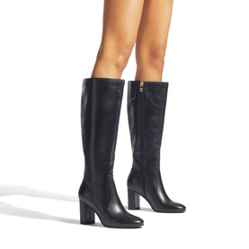 Pose Knee-High Leather Boots
