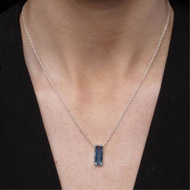 Manhattan Iolite Pendant Necklace