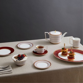 Renaissance Red Oval Platter 35.7cm