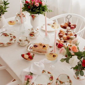 Old Country Roses Regal Tray 25cm