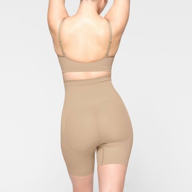 Mid Thigh Short Clay