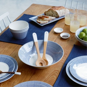 1815 Pacific Dots 16-Piece Dinnerware Set