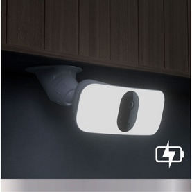 Arlo White 2K Wireless Cam With Floodlight 1 Pk