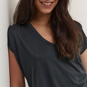 Lise T-Shirt