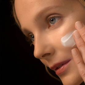 Re-Nutriv Ultimate Diamond Transformative Brilliance Soft Cr&egrave;me 