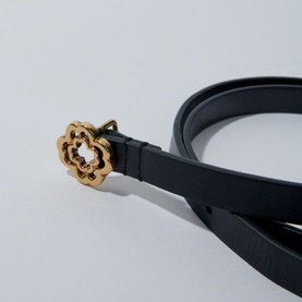 Clover Buckle Smooth Narrow Leather Belt