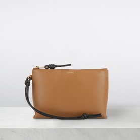 Knot T Pouch