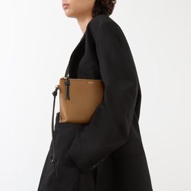 Knot T Pouch
