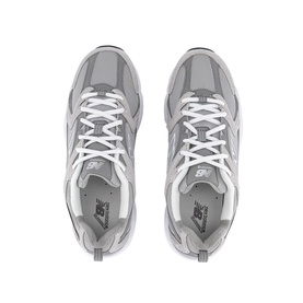 MR530 Trainers