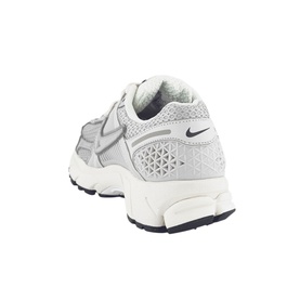 Zoom Vomero 5 Trainers