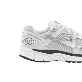 Zoom Vomero 5 Trainers