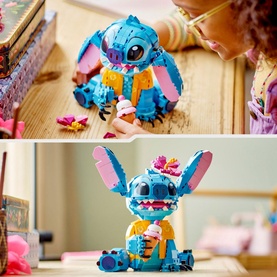 Stitch Play-And-Display Set