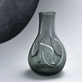 Monochrome Vessel Smoke