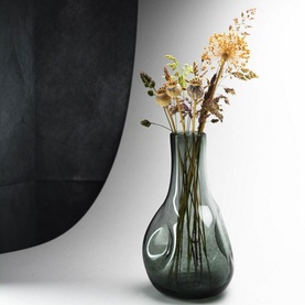 Monochrome Vessel Smoke