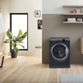 9kg Freestanding Washing Machine Black