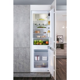 Low Frost Integrated Fridge Freezer