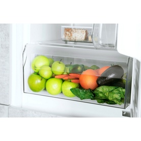 Low Frost Integrated Fridge Freezer