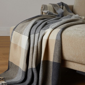 The Downpatrick Throw