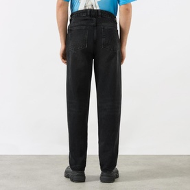 R2 Straight Leg Jeans