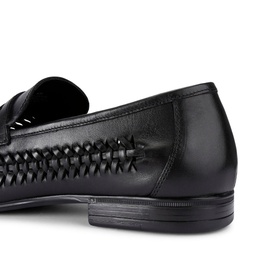 KG by Kurt Geiger Fraser Loafers in black leather with woven braided-effect detail, pointed toe, and black synthetic sole
