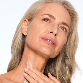 The Elevator Neck + D&eacute;collet&eacute; Concentrate