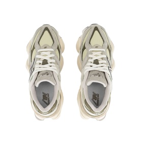9060 Trainers