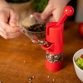 Ratchet Spice Grinder