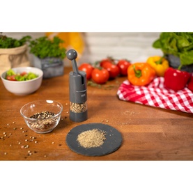 Ratchet Spice Grinder