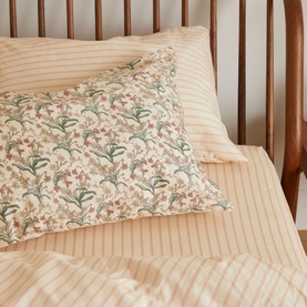 180 Thread Count Romantic Stripe Fitted Sheet