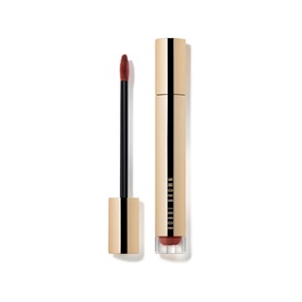 Bobbi Brown Luxe Matte Liquid Lip in Weekender, 6ml, shown with applicator wand beside gold-capped tube