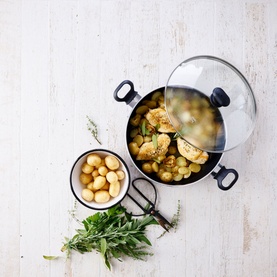 Saut&eacute; Pan With Lid 28cm