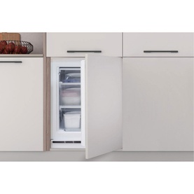 Built In 60cm Under Counter Freezer 91L