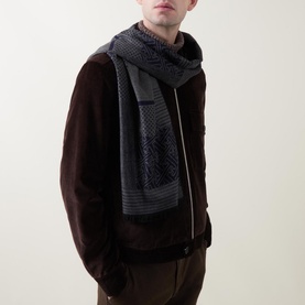 Contrast Frayed Scarf
